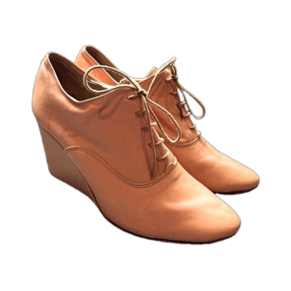 Women’s Repetto Paris Peach/Tan soft leather lace up wedges. Size EU 41